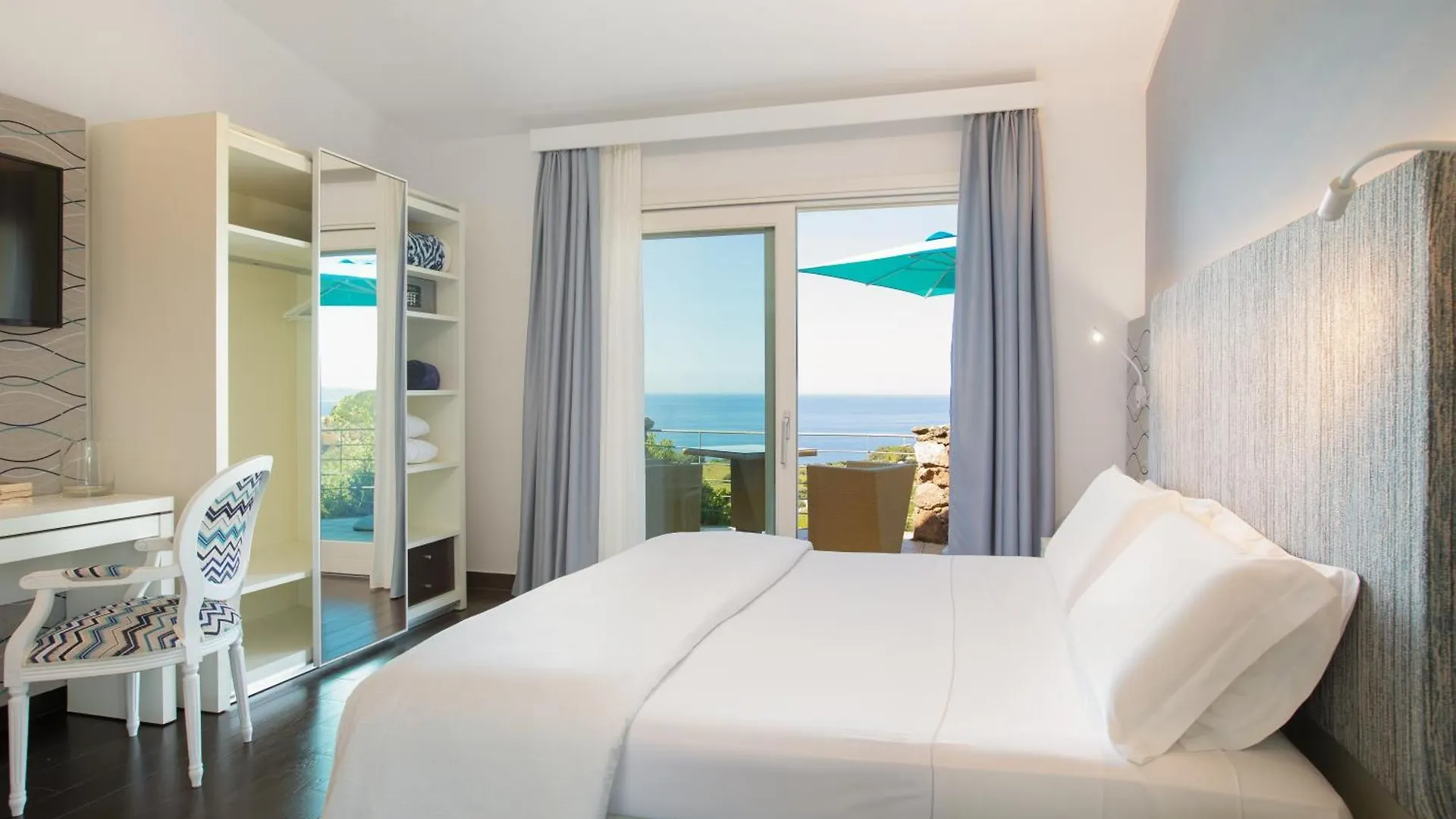 Bajaloglia Resort Castelsardo 4*,  Italien